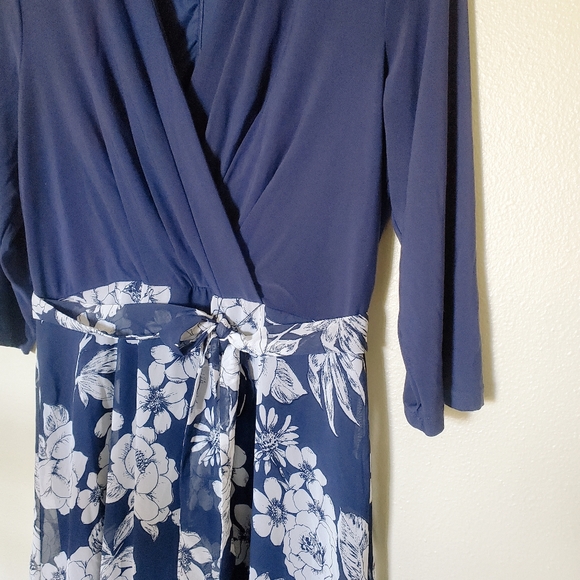 Formal Dress - Picture 2 of 4